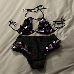 Matching festival set